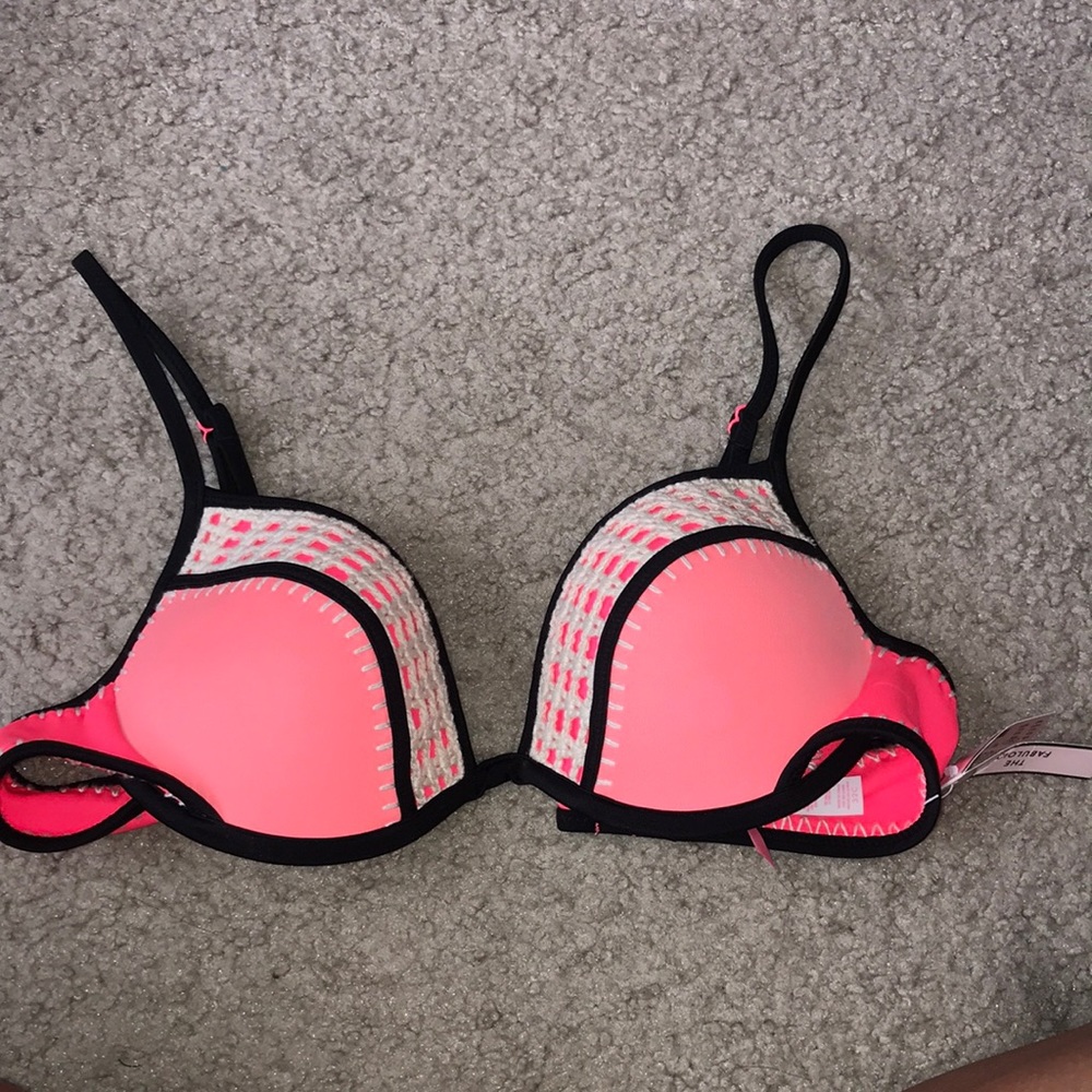 Fabulous pink knit Victoria’s Secret bikini top